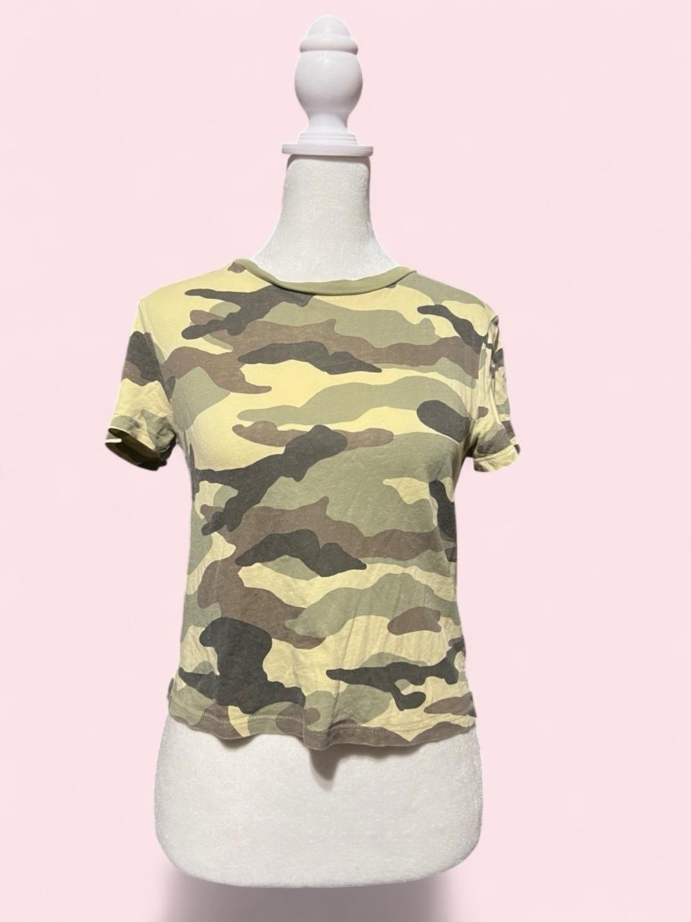 XS Camo Short Sleeve Women's Crop Top Tee - Olive Green